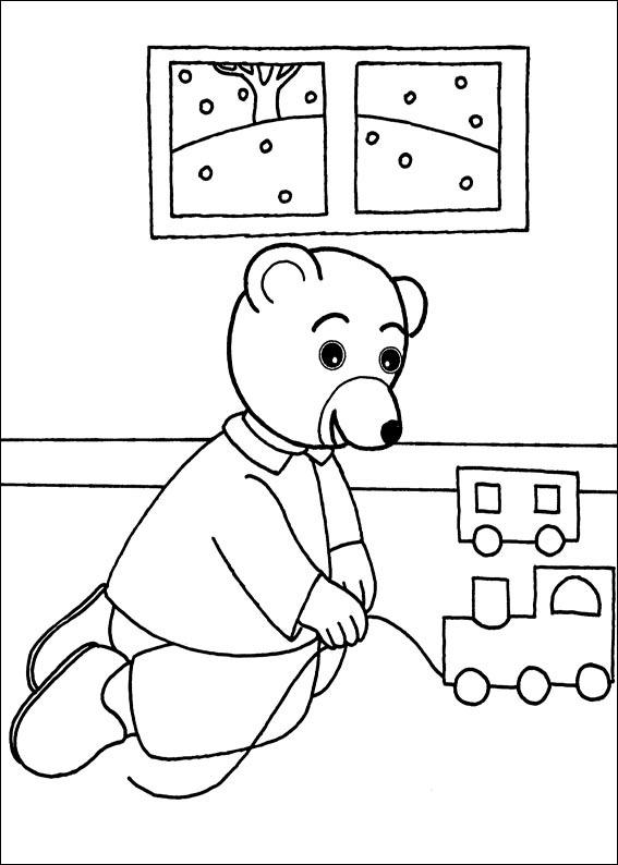 coloriage petit ours brun joue avec son train